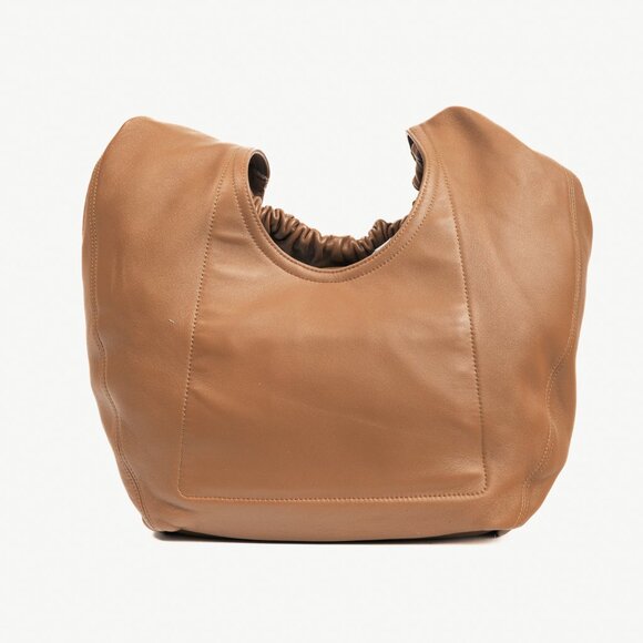 Loewe Squeeze Medium Oak Leather Shoulder Bag - Picture 5 of 16